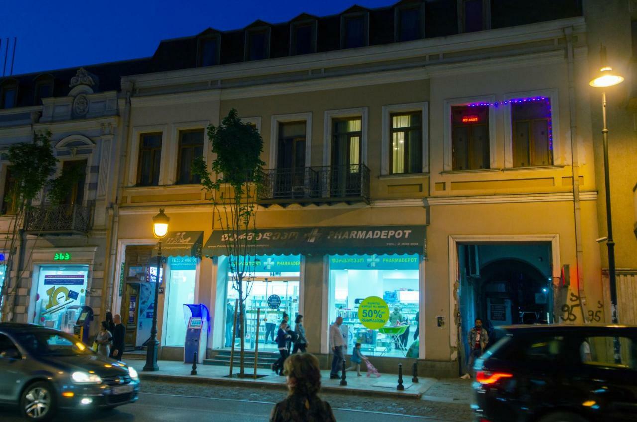 Home@97 On Aghmashenebeli Avenue Tbilisi ภายนอก รูปภาพ