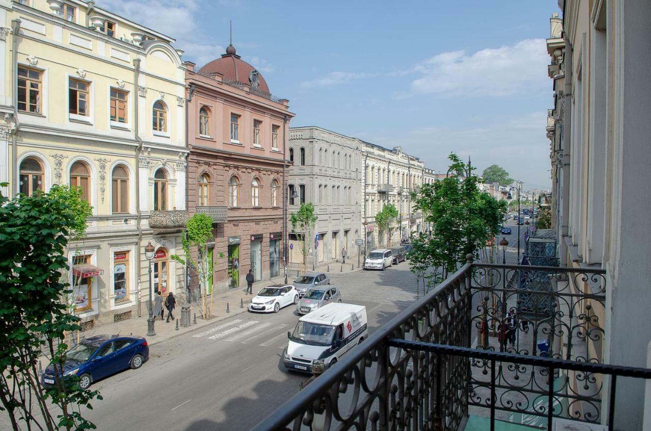 Home@97 On Aghmashenebeli Avenue Tbilisi ภายนอก รูปภาพ